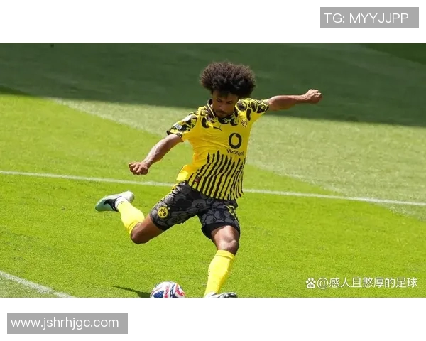 足球明星与棋盘的精彩对决高清照片展现智慧与运动的完美结合