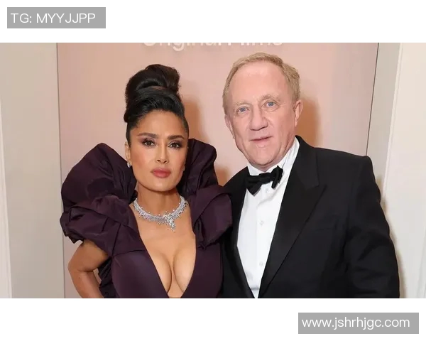 足球明星亨利与妻子甜蜜瞬间曝光美丽照片引发热议