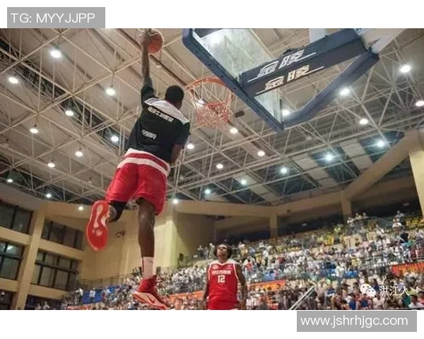 中美篮球明星对抗赛激烈上演球场上的巅峰对决与友谊交融